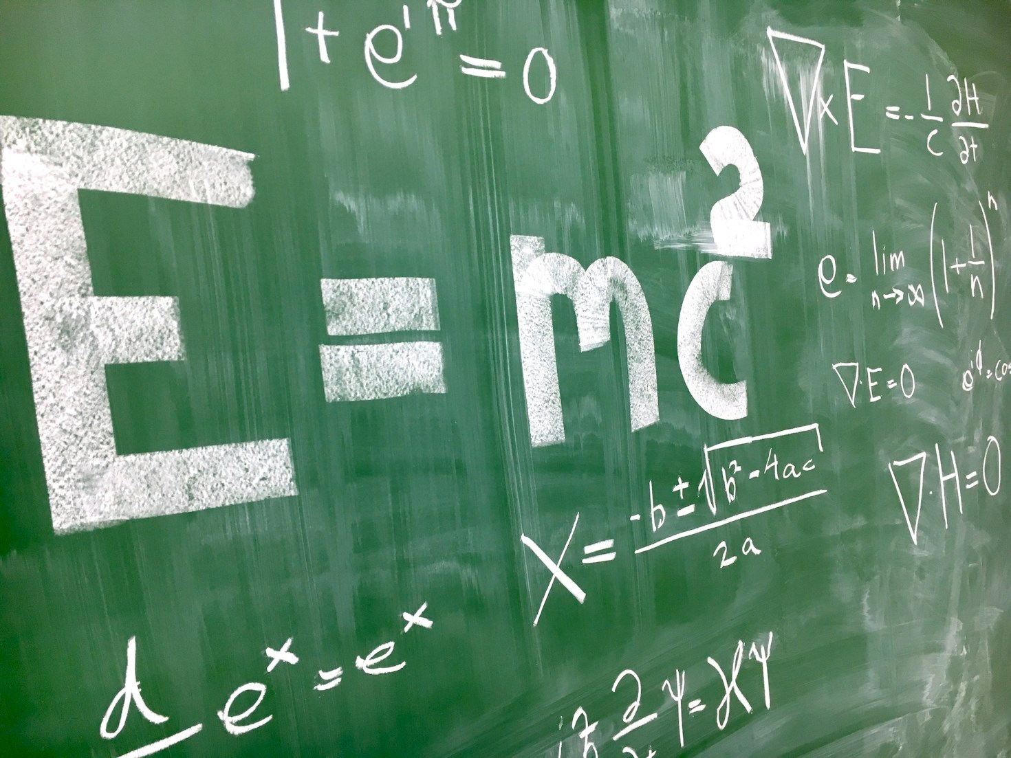 Newton ve Modern Fiziğin Gelişimindeki Rolü